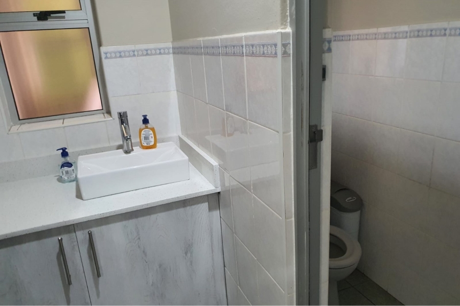 To Let commercial Property for Rent in Newton Park Eastern Cape
